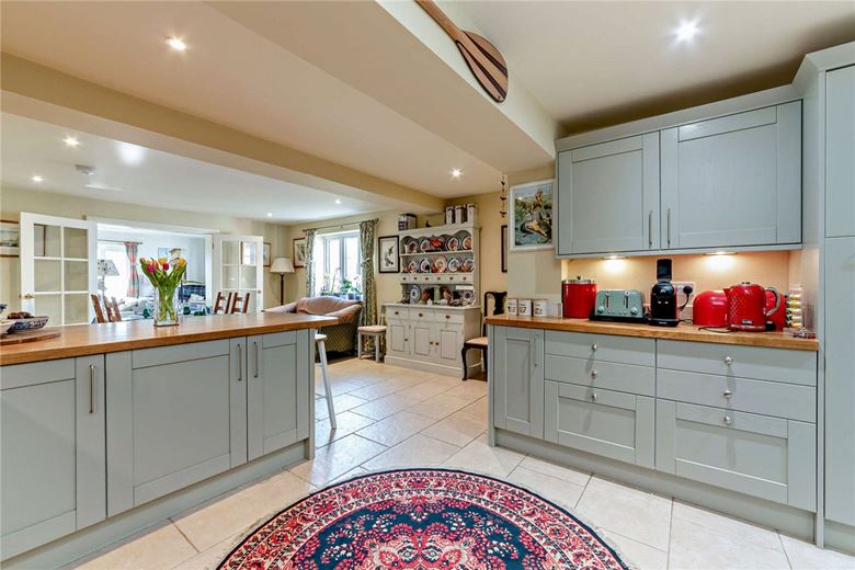 5 bedroom house, Burys Bank Road, Crookham Common RG19 - Available