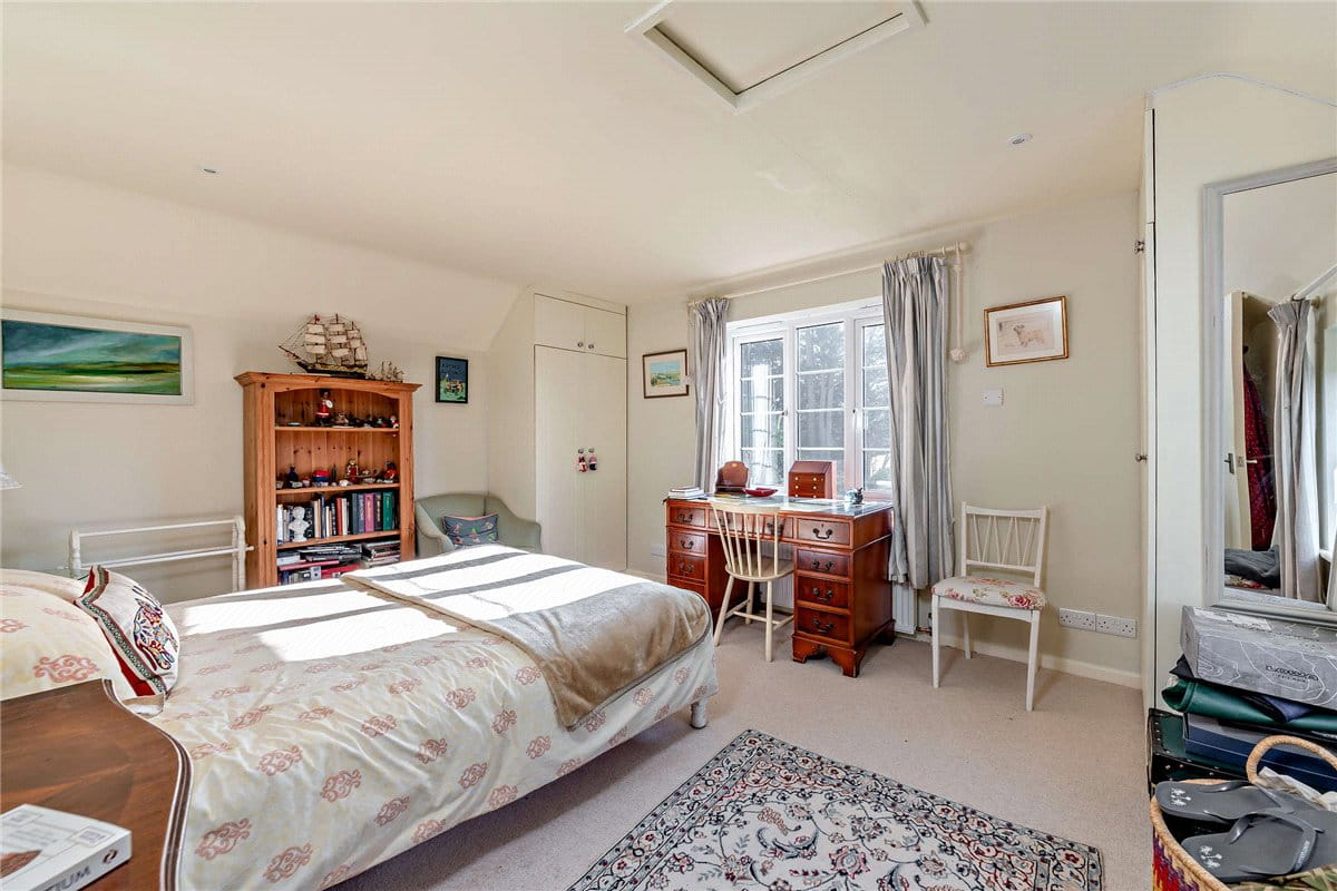 5 bedroom house, Burys Bank Road, Crookham Common RG19 - Available