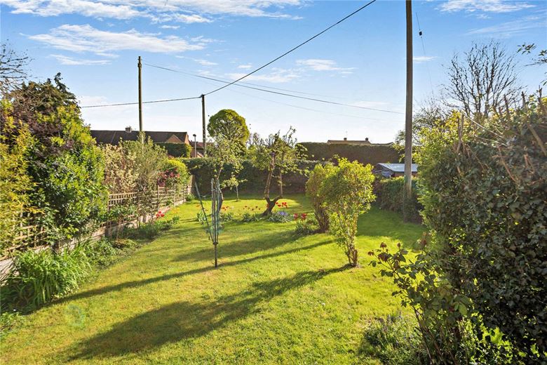 3 bedroom house, Pennys Hatch, Kingsclere RG20 - Available