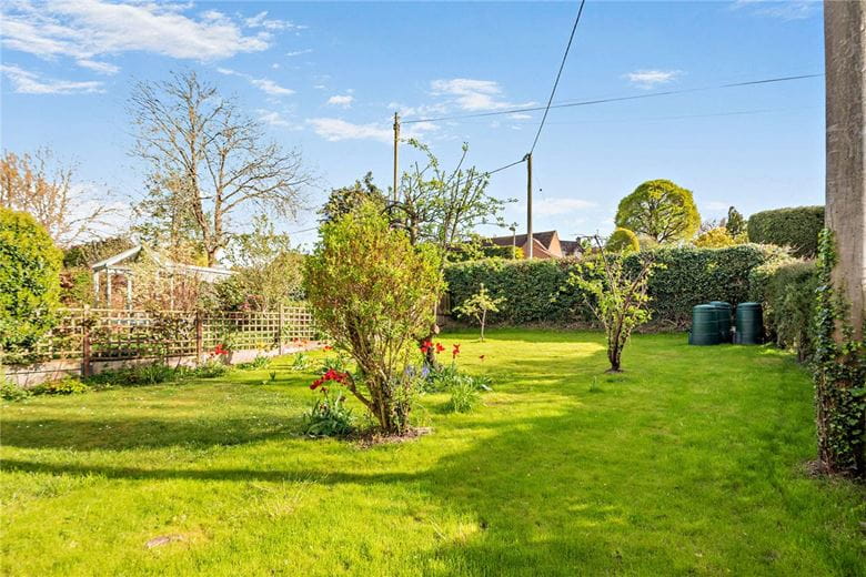3 bedroom house, Pennys Hatch, Kingsclere RG20 - Available