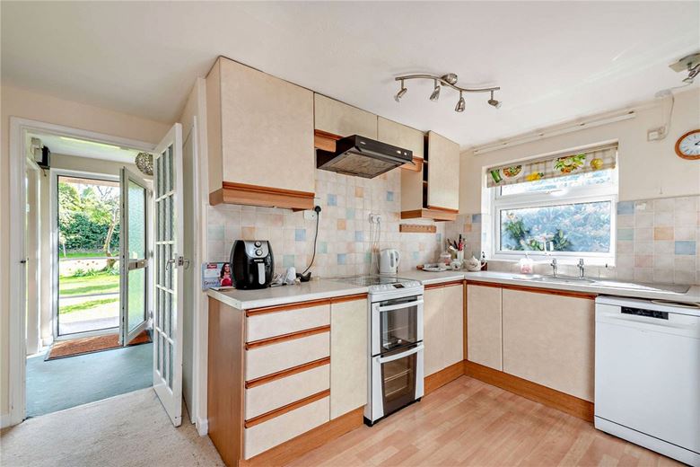 3 bedroom house, Pennys Hatch, Kingsclere RG20 - Available