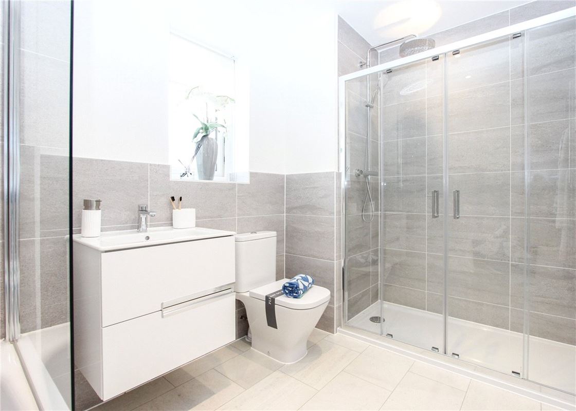 2 bedroom house, Bishops Green, Newbury RG20 - Available