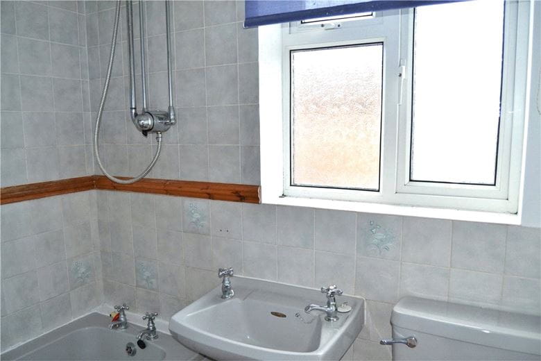 2 bedroom house, Wilfred Way, Thatcham RG19 - Available