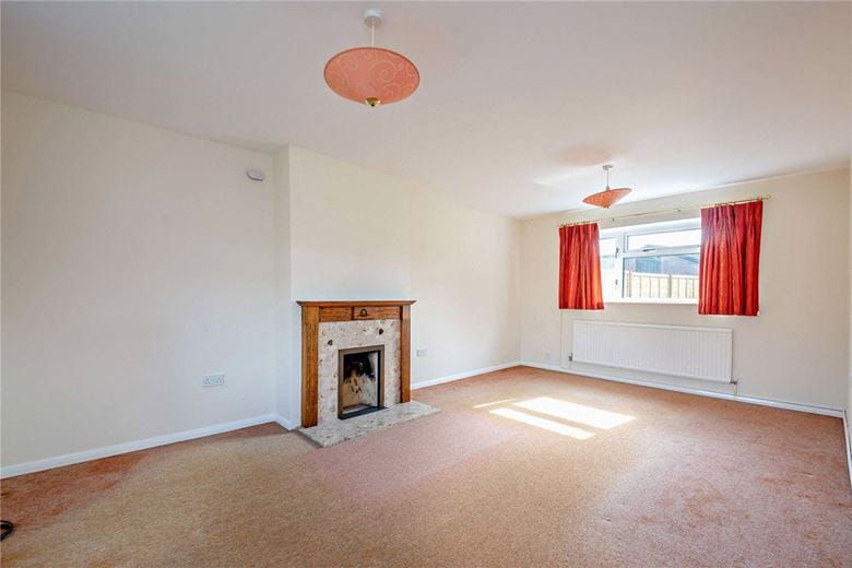3 bedroom house, Gore End Road, Ball Hill RG20 - Available