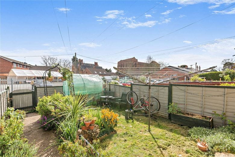 2 bedroom house, Madeira Place, Newbury RG14 - Available