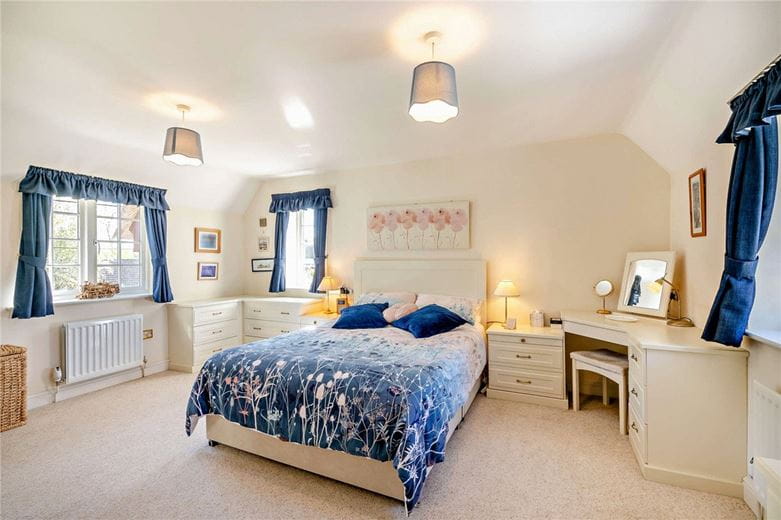 3 bedroom house, Palmers Yard, Ecchinswell RG20 - Available