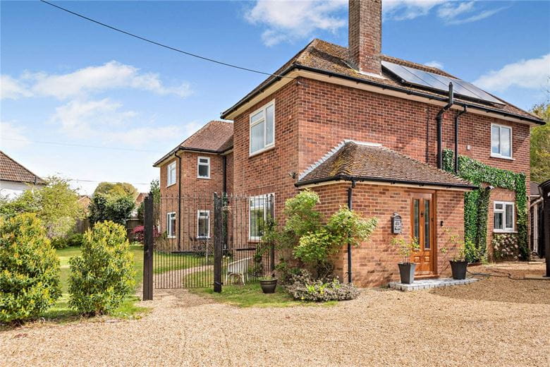 4 bedroom house, George Street, Kingsclere RG20 - Available