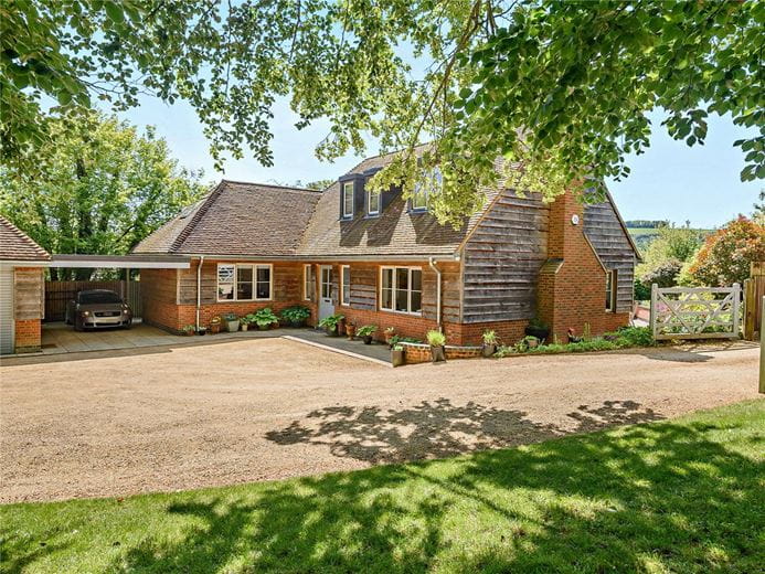 3 bedroom house, Fox's Lane, Kingsclere RG20 - Available