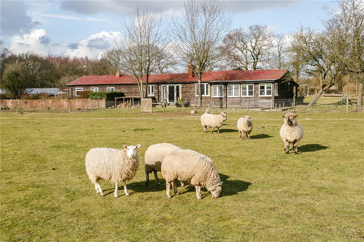 5 bedroom house, Oakley Wood, Benson OX10 - Available