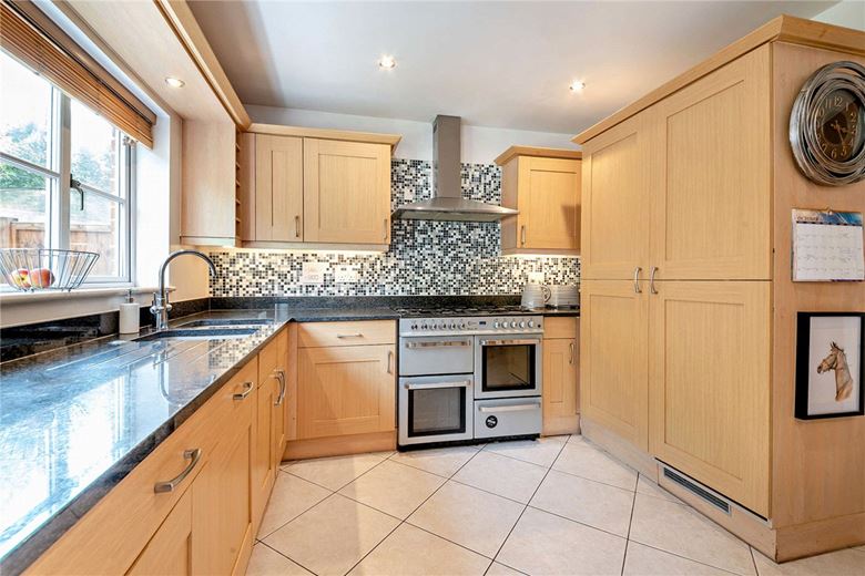 4 bedroom house, Hermitage Green, Hermitage RG18 - Available
