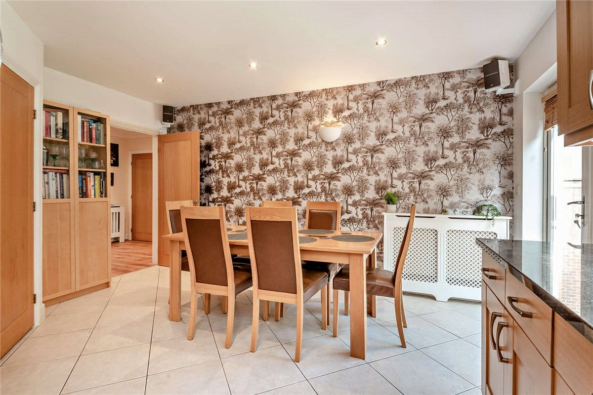 4 bedroom house, Hermitage Green, Hermitage RG18 - Available