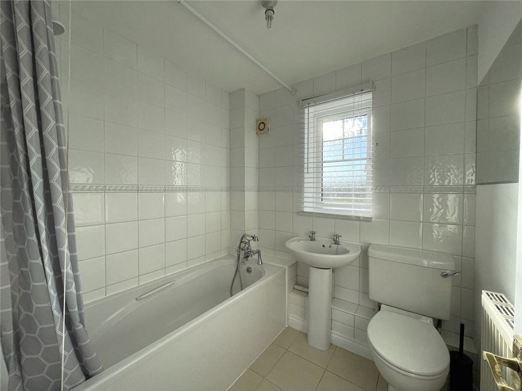 2 bedroom house, Newbury, Berkshire RG14 - Available
