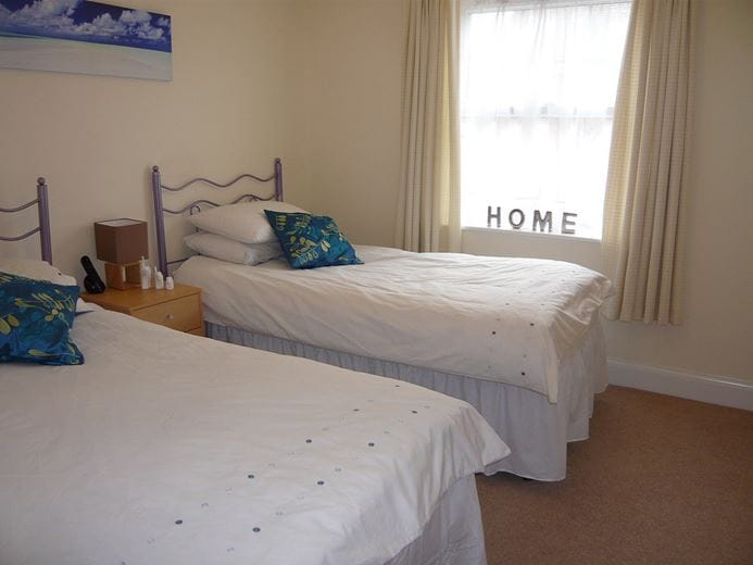 2 bedroom flat, Newtown Road, Newbury RG14 - Let Agreed