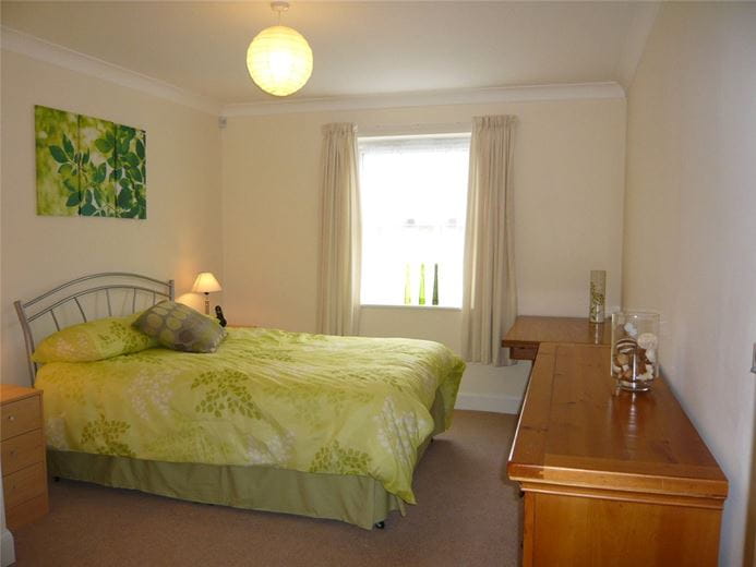 2 bedroom flat, Newtown Road, Newbury RG14 - Let Agreed