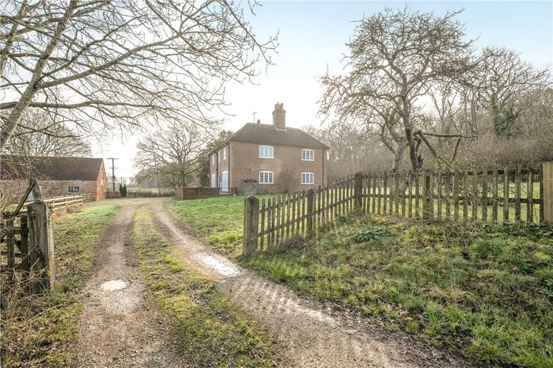 4 bedroom house, The Slade, Bucklebury RG7 - Under Offer