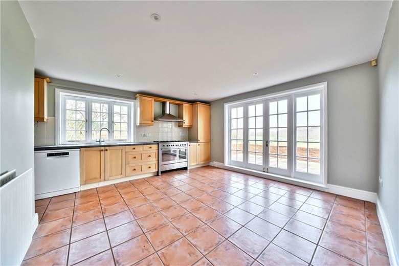 4 bedroom house, The Slade, Bucklebury RG7 - Under Offer