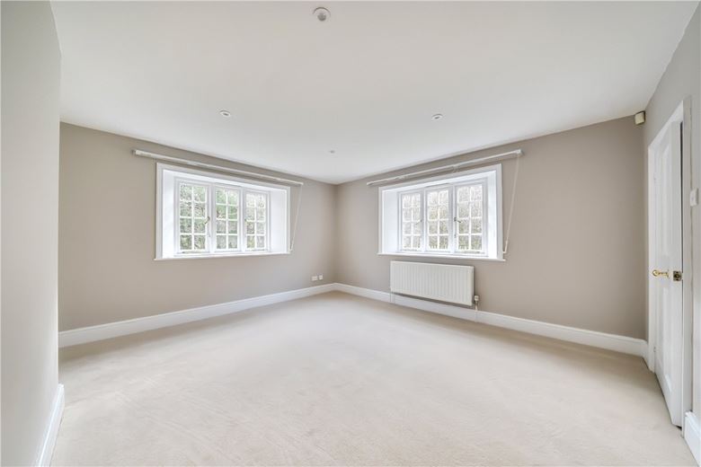 4 bedroom house, The Slade, Bucklebury RG7 - Under Offer