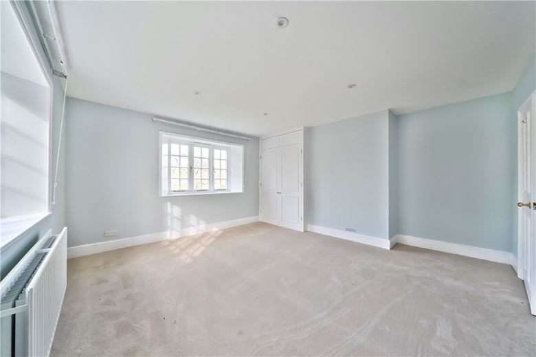 4 bedroom house, The Slade, Bucklebury RG7 - Under Offer