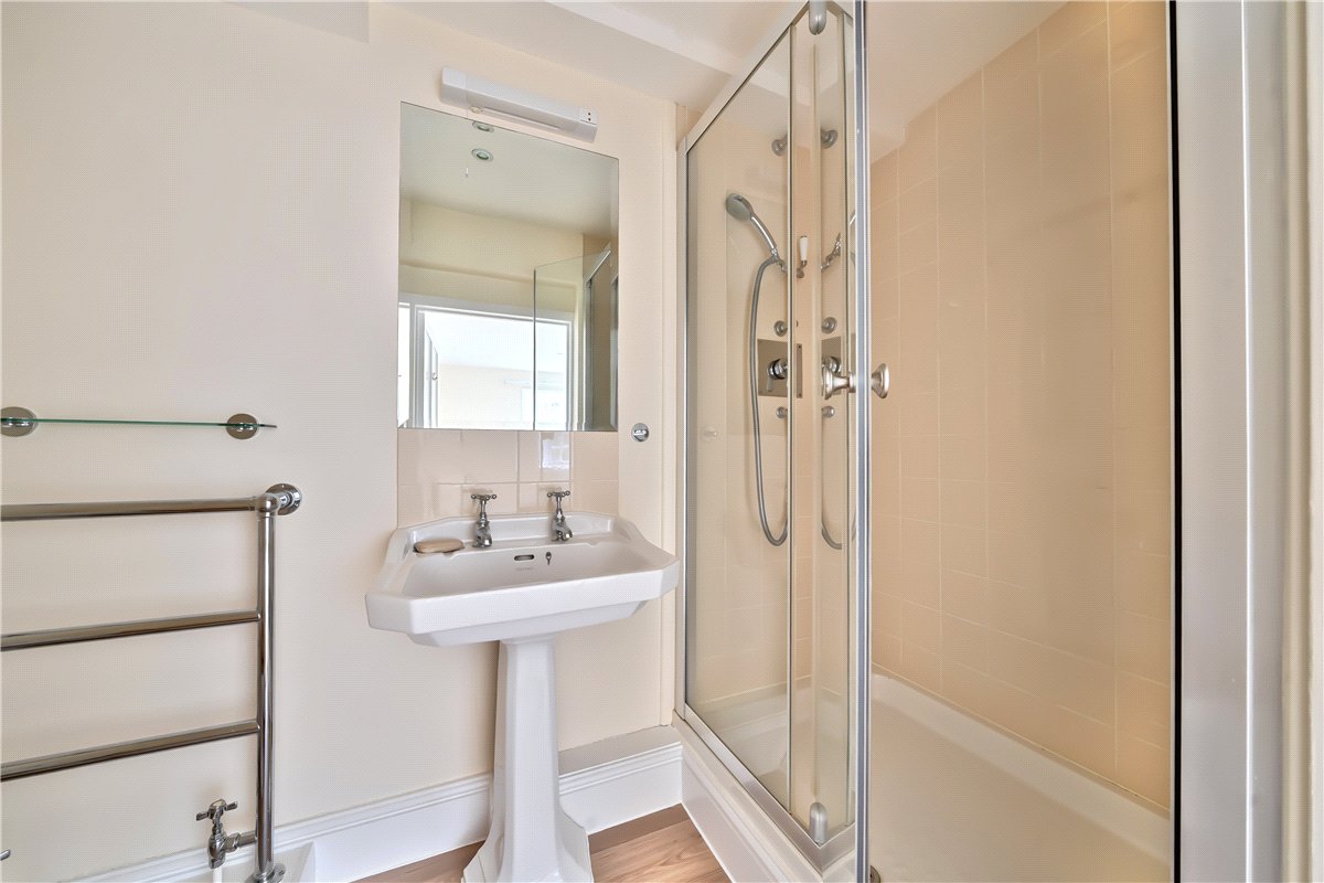 4 bedroom house, The Slade, Bucklebury RG7 - Under Offer