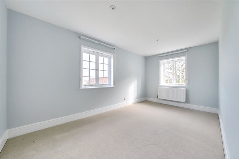 4 bedroom house, The Slade, Bucklebury RG7 - Under Offer