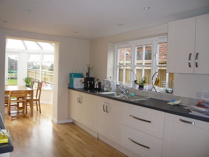 4 bedroom house, Manor Farm, Main Street RG20 - Available