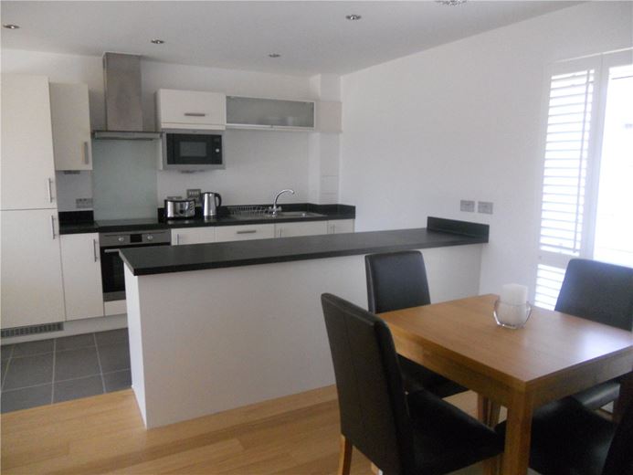 2 bedroom flat, Park Way, Newbury RG14 - Let Agreed
