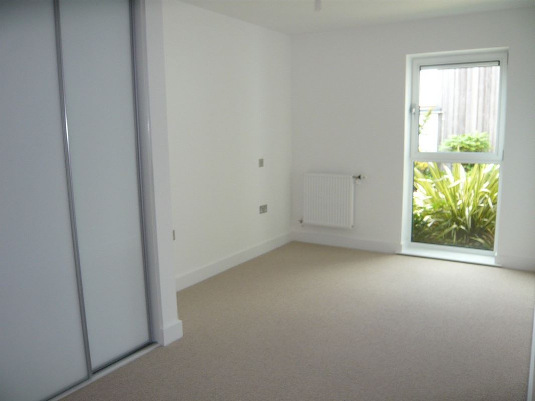 2 bedroom flat, Park Way, Newbury RG14 - Let Agreed