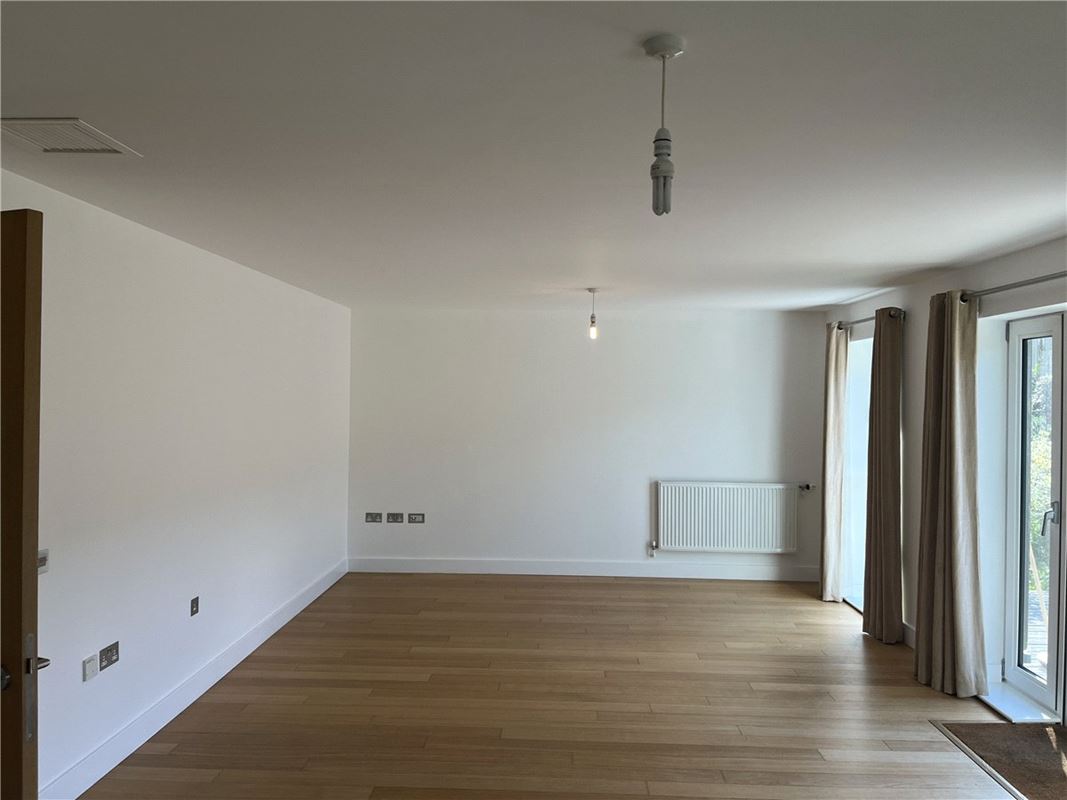 2 bedroom flat, Park Way, Newbury RG14 - Let Agreed