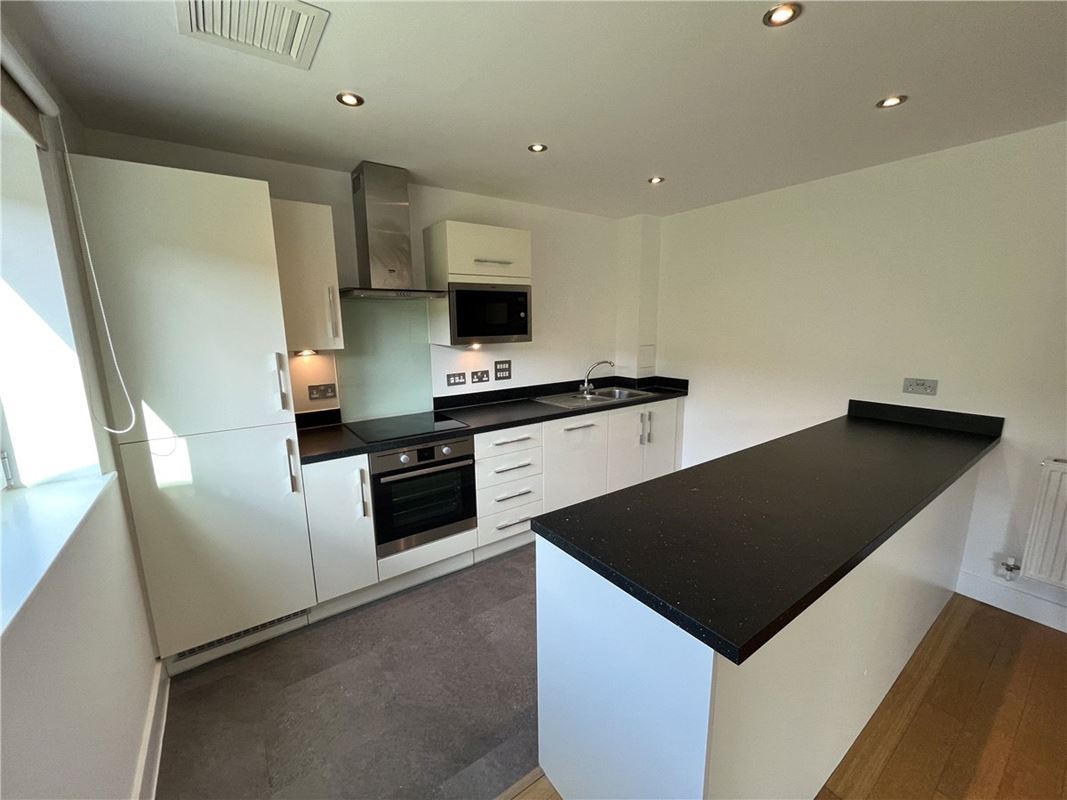 2 bedroom flat, Park Way, Newbury RG14 - Let Agreed