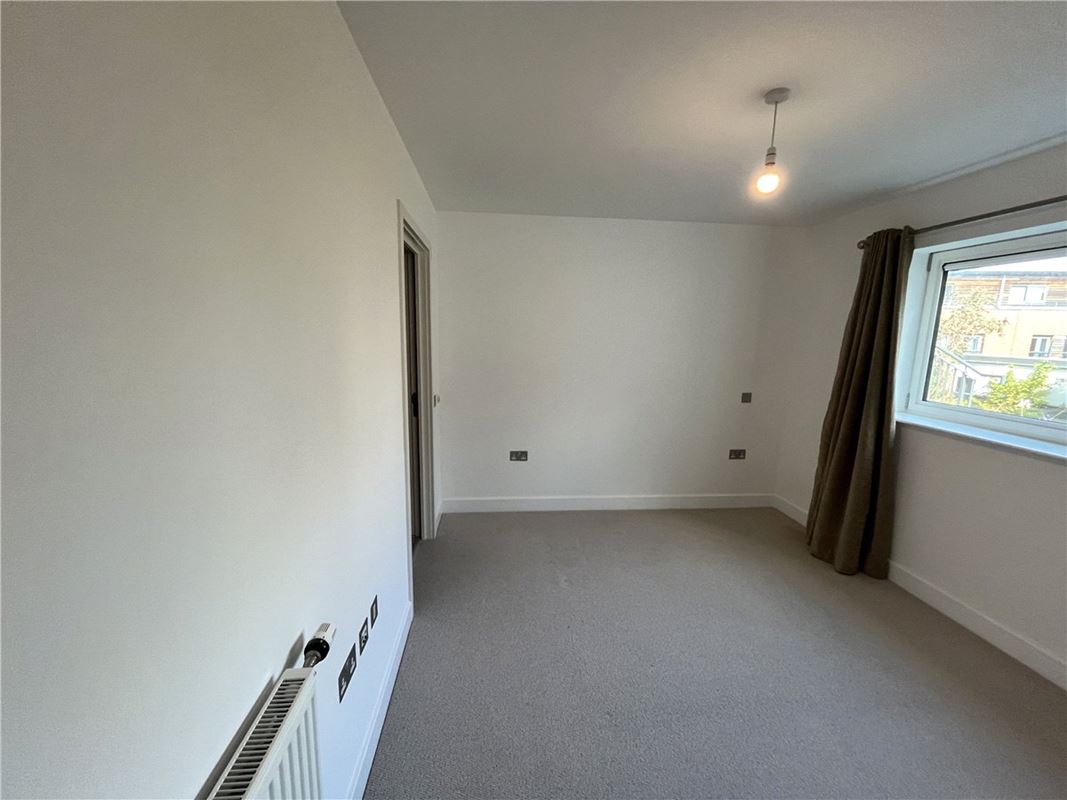 2 bedroom flat, Park Way, Newbury RG14 - Let Agreed
