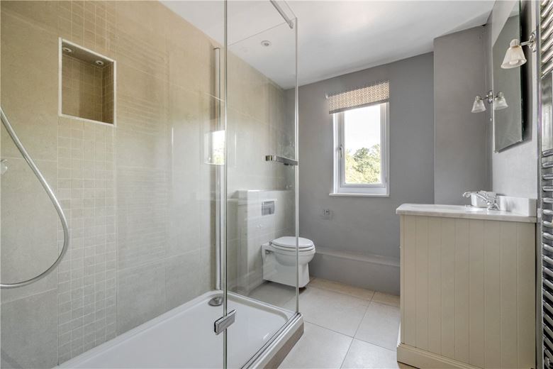 5 bedroom house, Inholmes Common, Woodlands St. Mary RG17 - Let Agreed