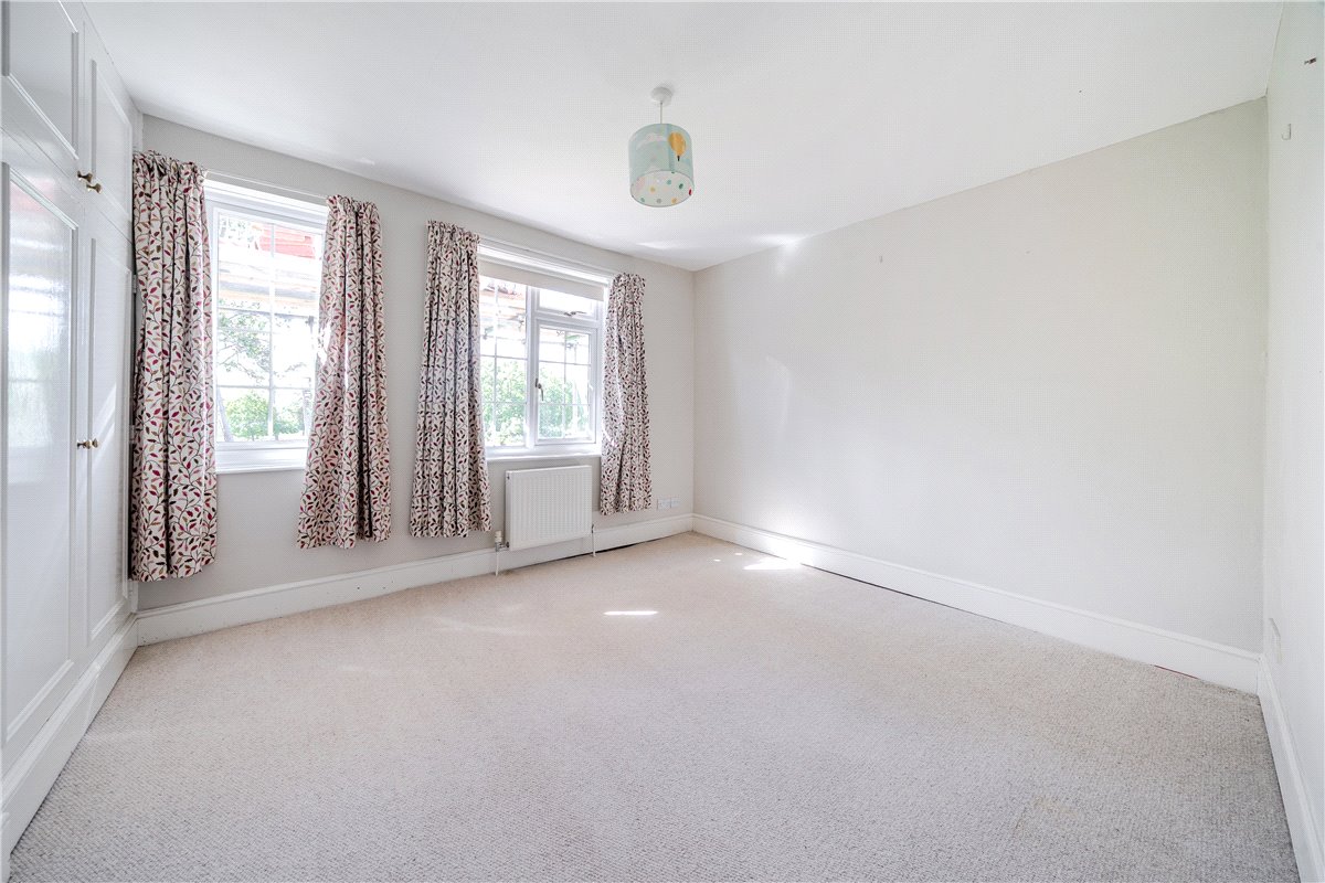 5 bedroom house, Inholmes Common, Woodlands St. Mary RG17 - Let Agreed