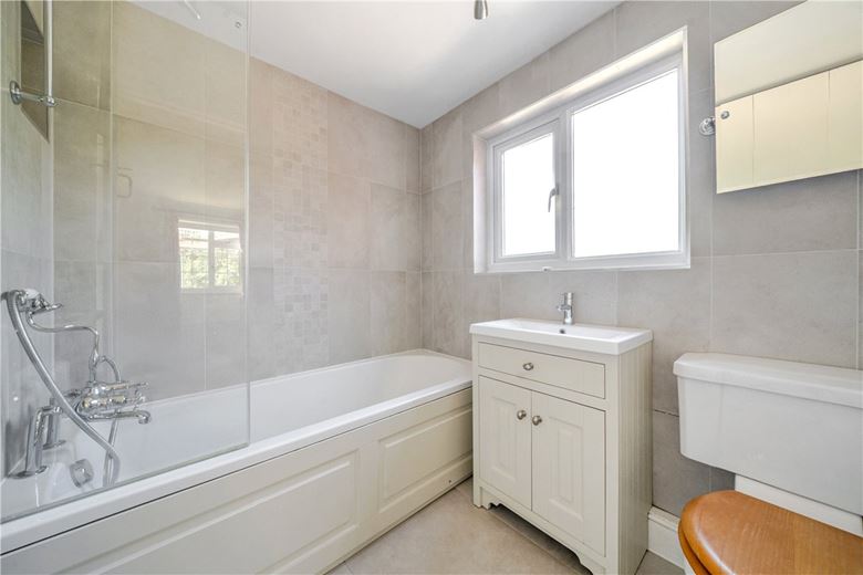 5 bedroom house, Inholmes Common, Woodlands St. Mary RG17 - Let Agreed