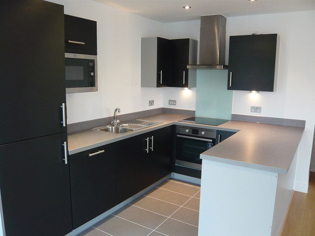 1 bedroom flat, Attfield, Park Way RG14 - Let Agreed