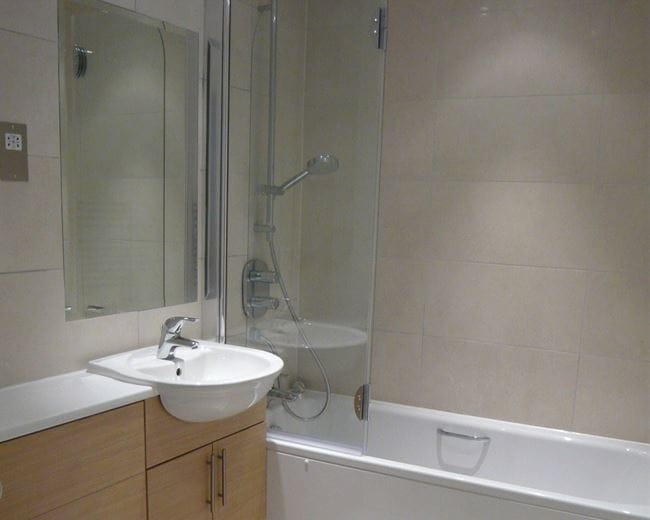 1 bedroom flat, Attfield, Park Way RG14 - Let Agreed