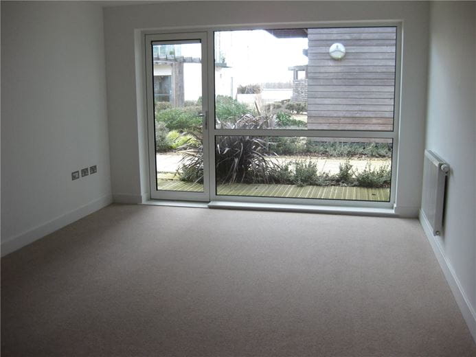 2 bedroom flat, Baily, Park Way RG14