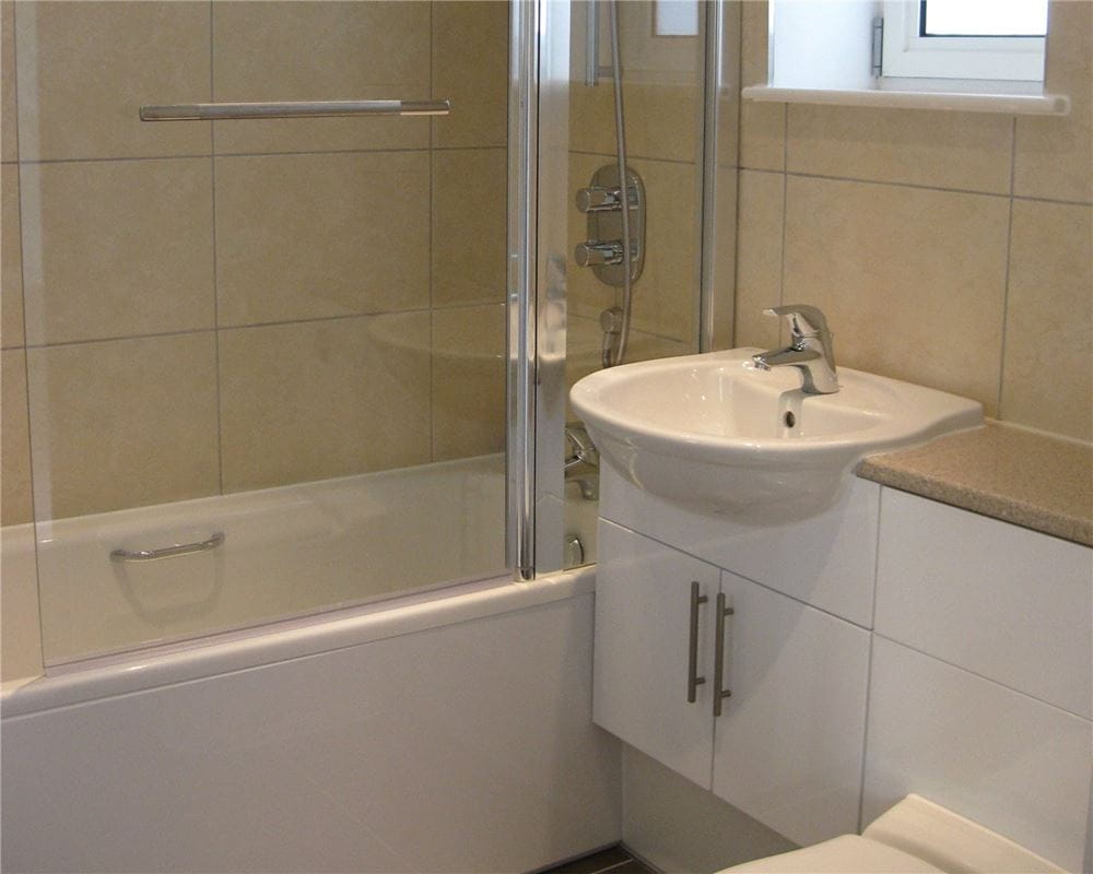 2 bedroom flat, Baily, Park Way RG14