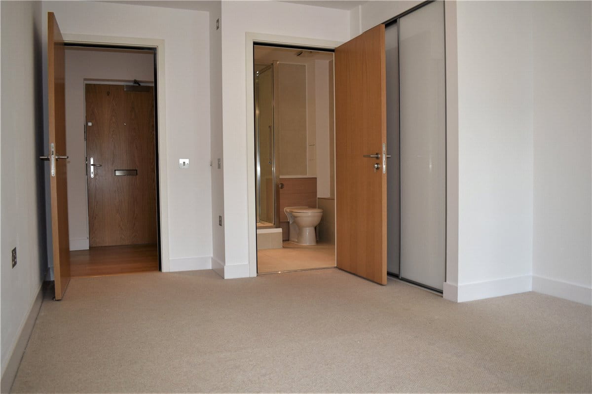 2 bedroom flat, Park Way, Newbury RG14