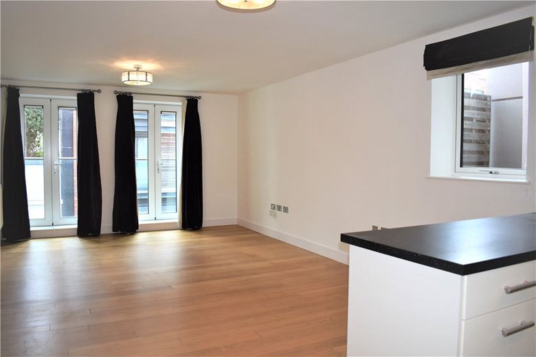 2 bedroom flat, Park Way, Newbury RG14