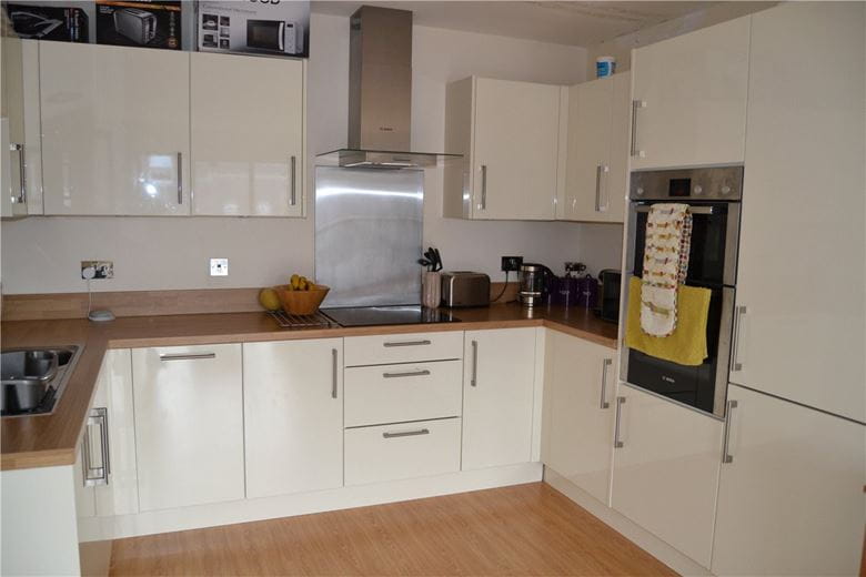 2 bedroom flat, West Street, Newbury RG14