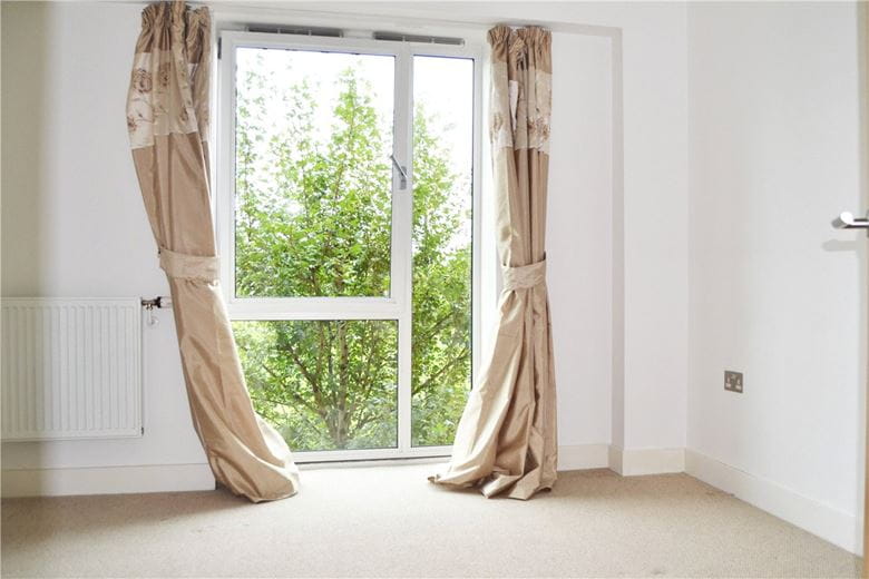2 bedroom flat, Park Way, Newbury RG14