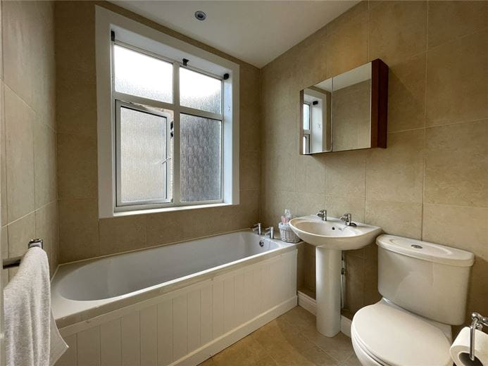 4 bedroom house, Newbury, Berkshire RG14 - Let Agreed