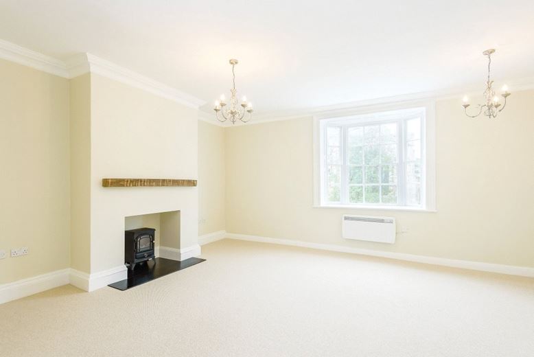 2 bedroom flat, Newbury, Berkshire RG14 - Available