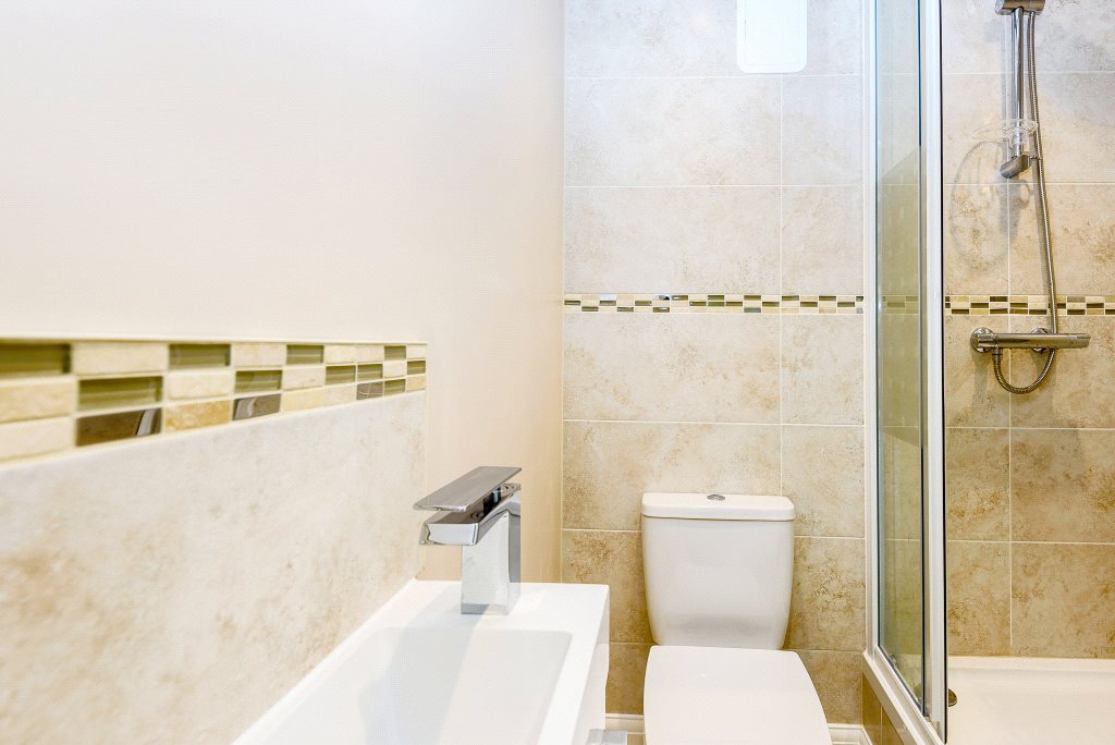 2 bedroom flat, Newbury, Berkshire RG14 - Available