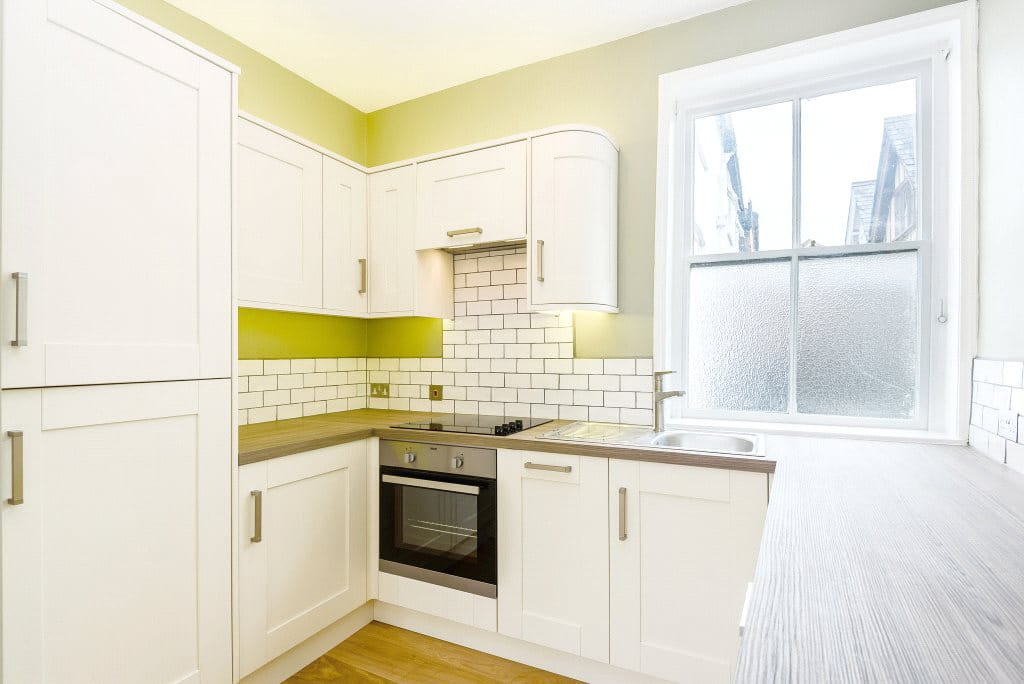 2 bedroom flat, Newbury, Berkshire RG14 - Available