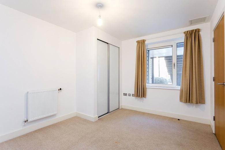 1 bedroom flat, Park Way, Newbury RG14 - Available