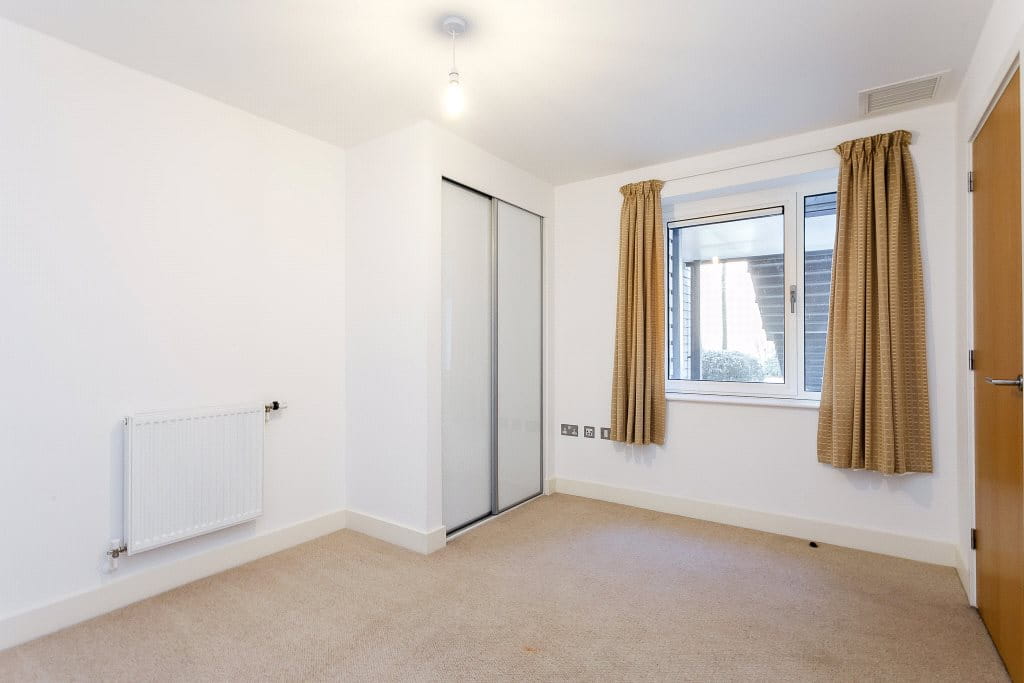 1 bedroom flat, Park Way, Newbury RG14 - Available