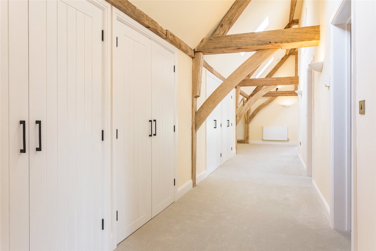 4 bedroom , Winterbourne, Newbury RG20 - Available