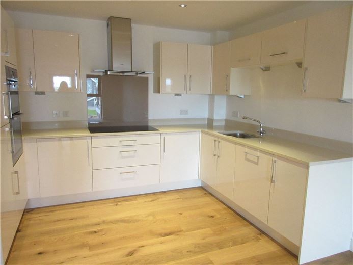 1 bedroom flat, Southmead House, Kingman Way RG14
