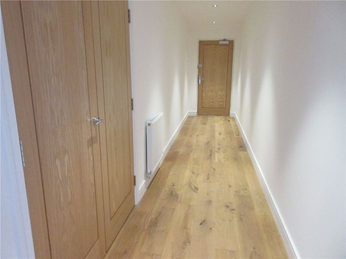 1 bedroom flat, Southmead House, Kingman Way RG14